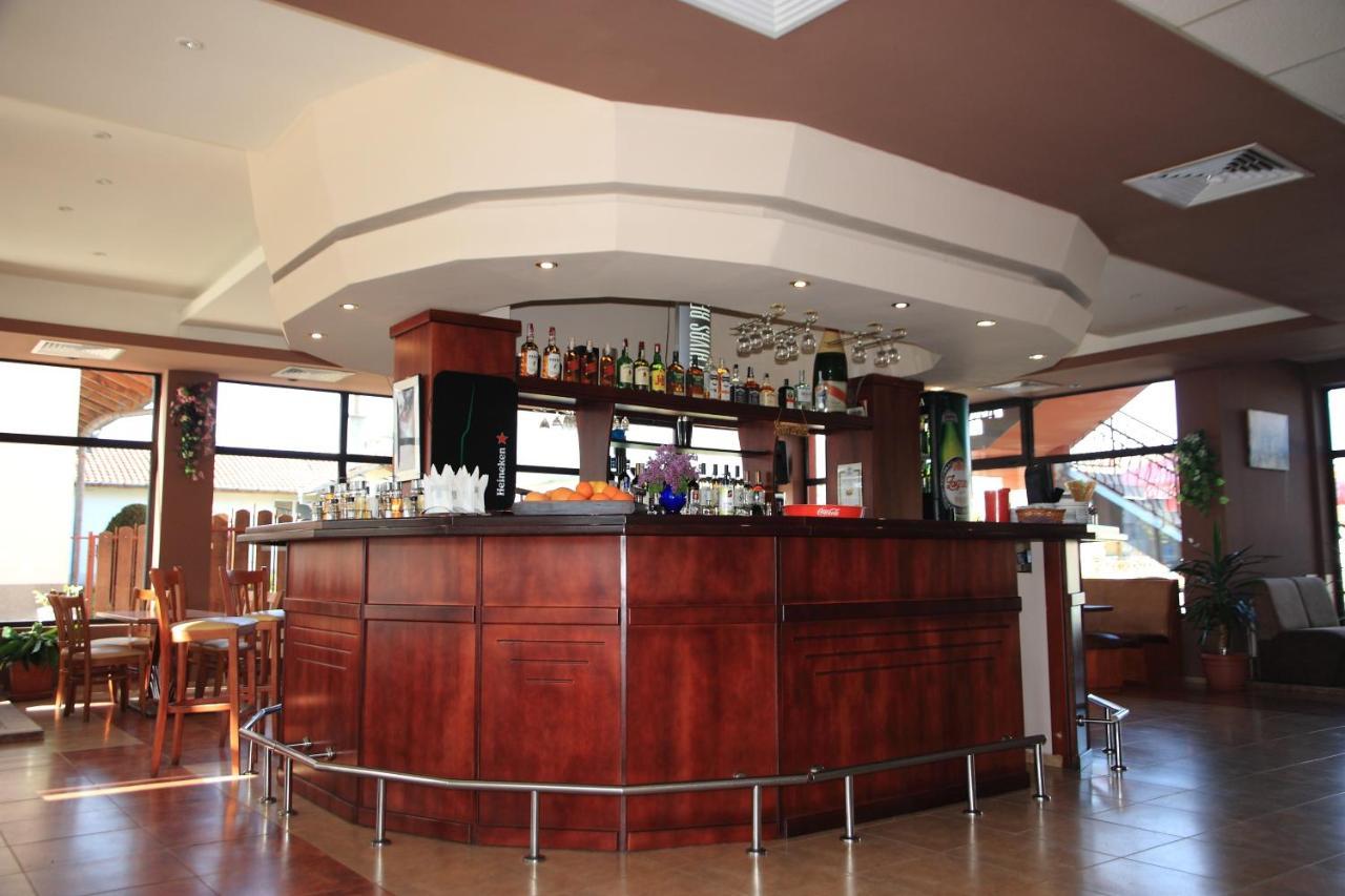 Hotel Grand Samokov Bagian luar foto